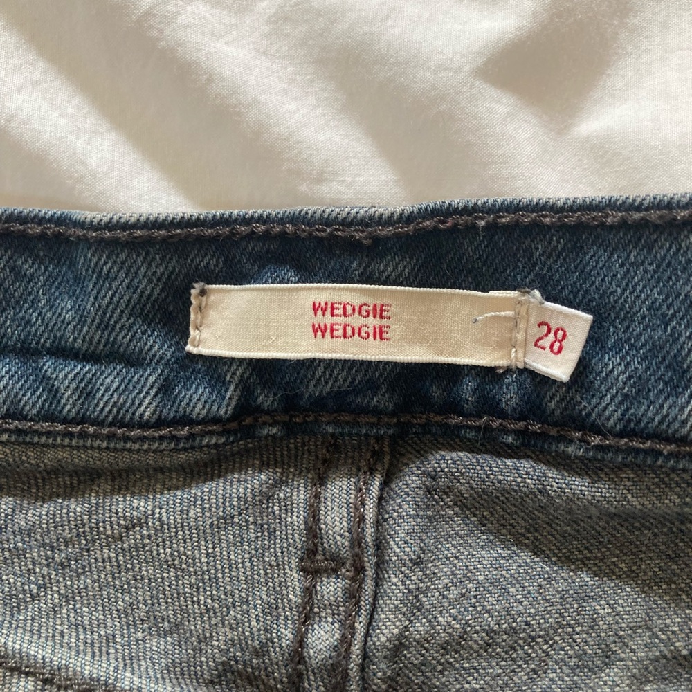 Levi’s premium wedgie 28